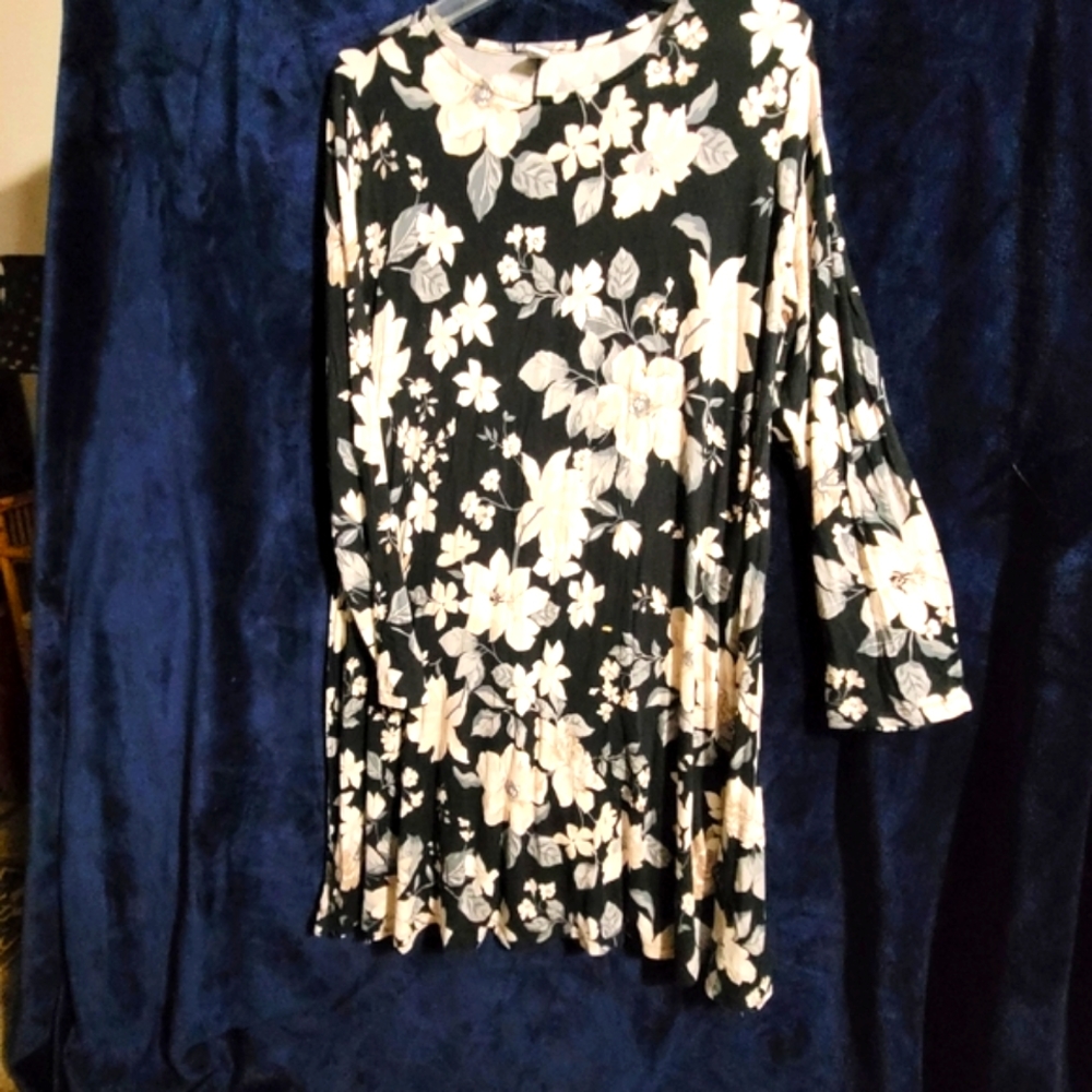 Old Navy dress, Size XL, PTP 23" LENGTH 39", Black with Flowers, long sleeves